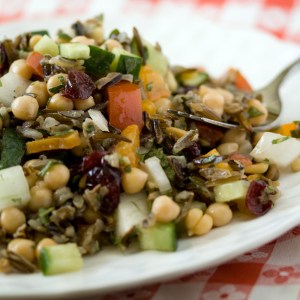 ee-camelinaOil-WildRiceChickpeaSalad_6098_1000